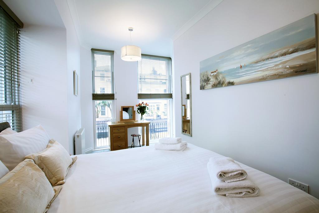 Austens Apartments Торкі Екстер'єр фото